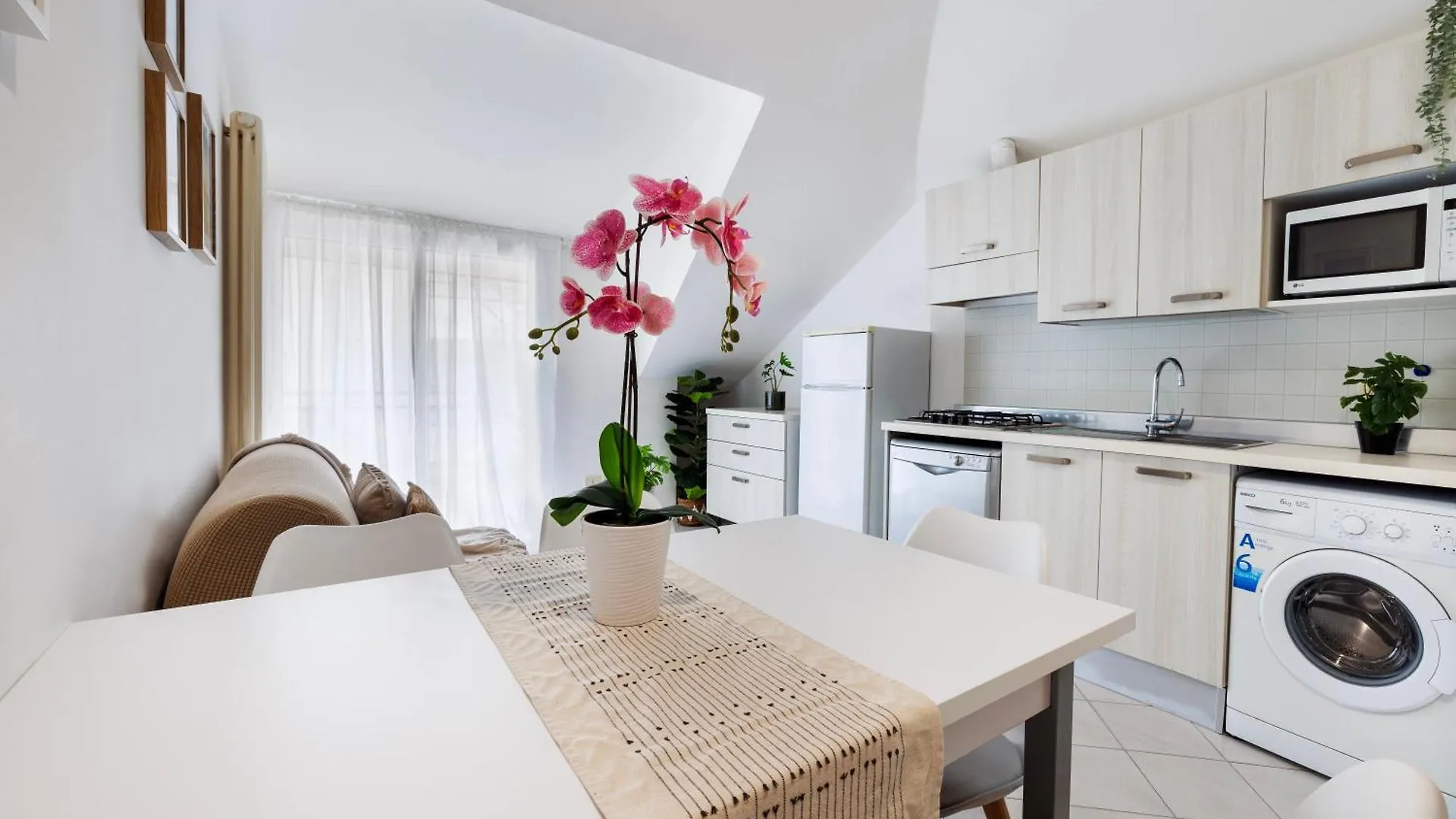 Sanidea Appartamenti - Casa Smeraldo ريتشيوني 0*,