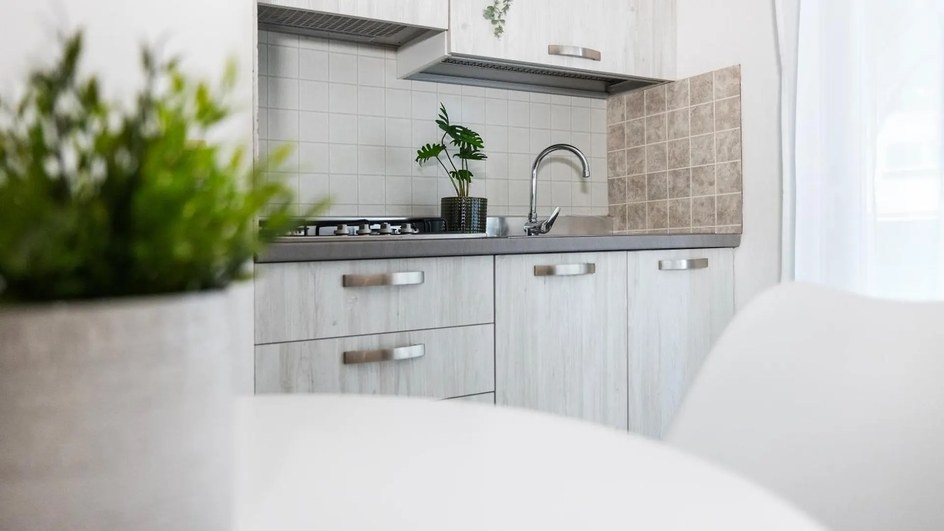 Sanidea Appartamenti - Casa Smeraldo ريتشيوني 0*,