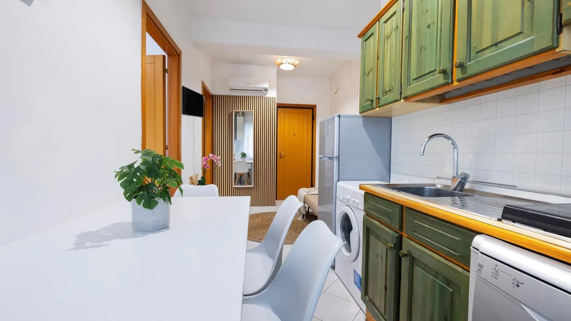 Sanidea Appartamenti - Casa Smeraldo Riccione