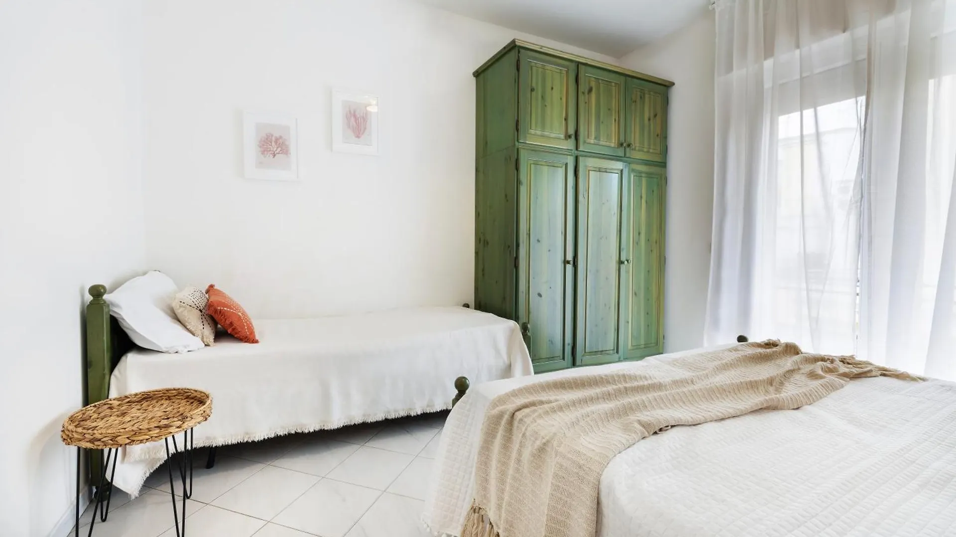 Sanidea Appartamenti - Casa Smeraldo Riccione 0*,  Italy